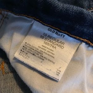 Old Navy Jeans - Old Navy Boyfriend denim capris size 10 Old Navy Jeans - Old Navy Boyfriend denim capris size 10